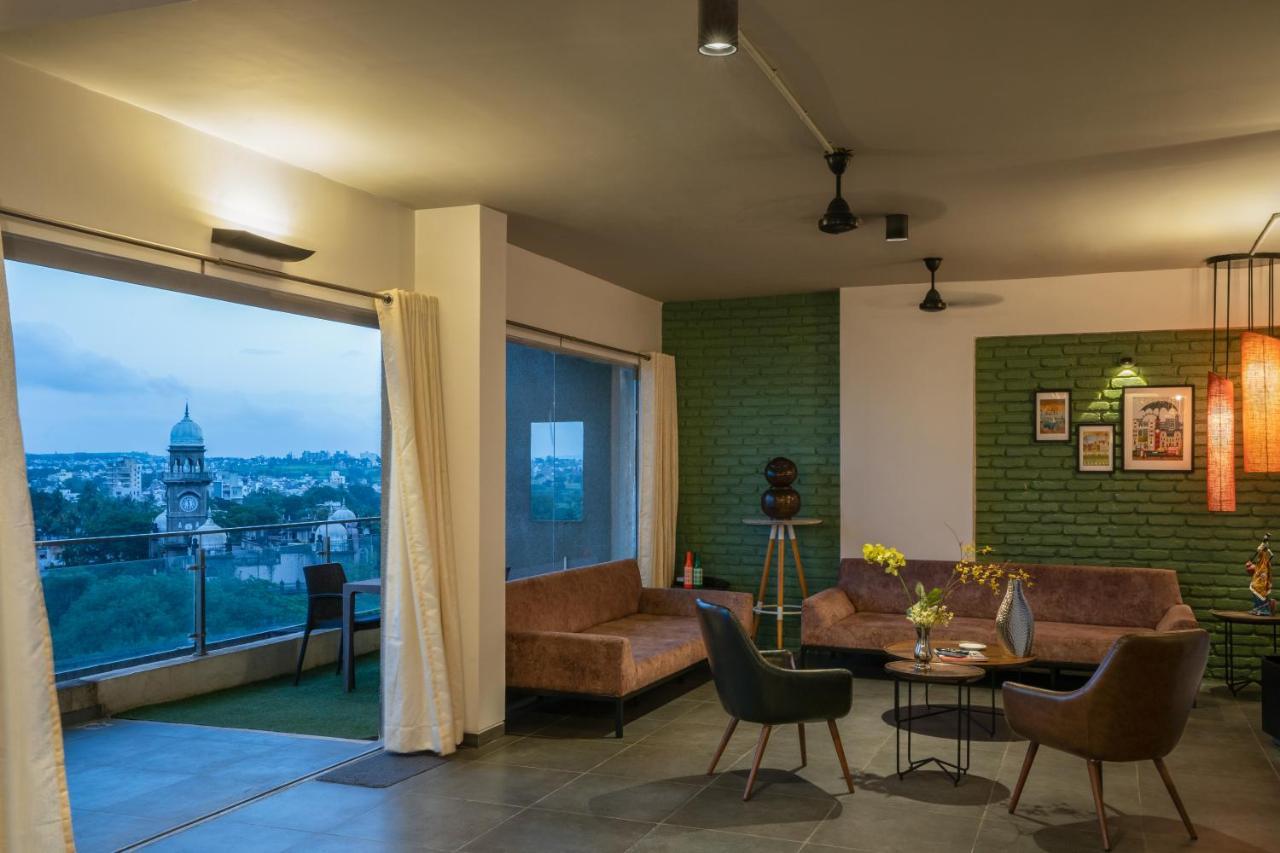 Grey Stone - Lakefront Penthouse Family Rooms Kolhapur Extérieur photo