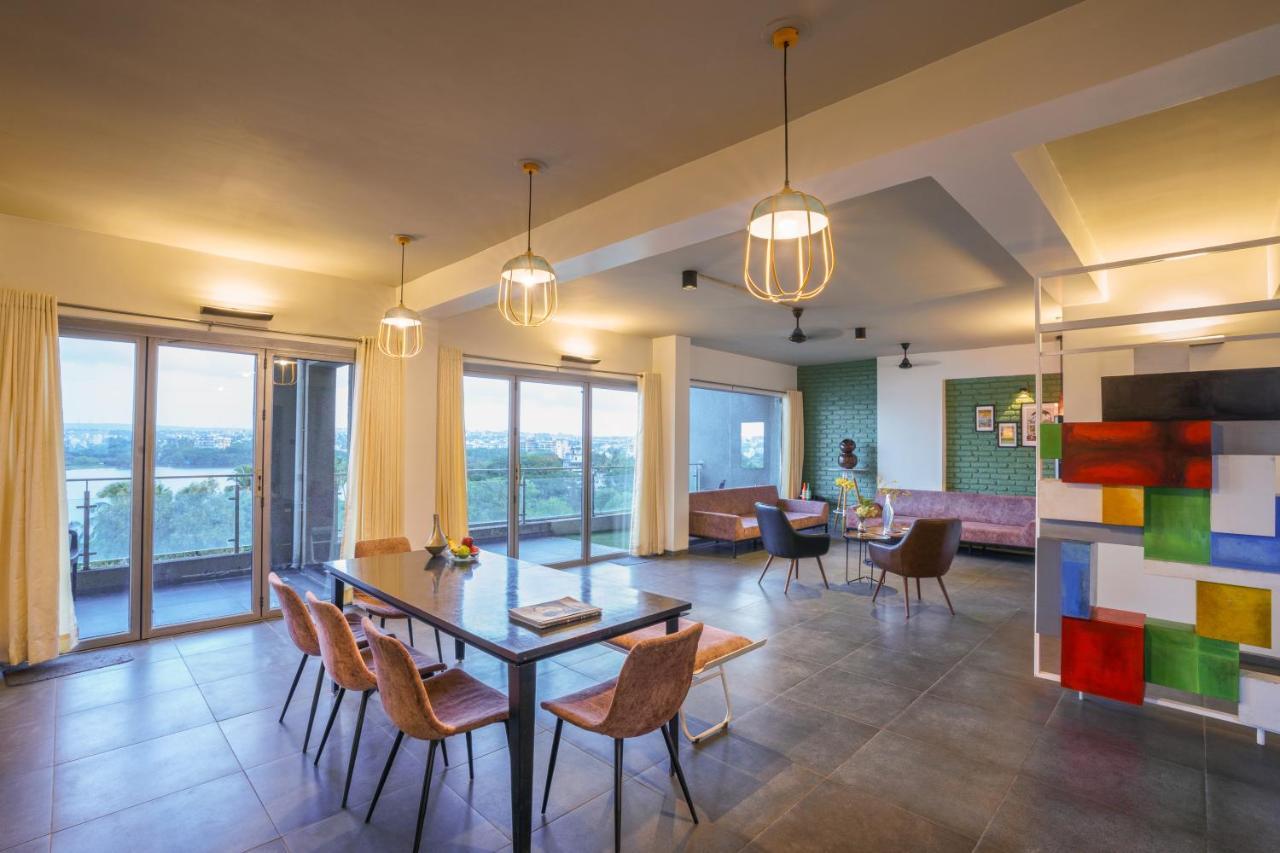 Grey Stone - Lakefront Penthouse Family Rooms Kolhapur Extérieur photo