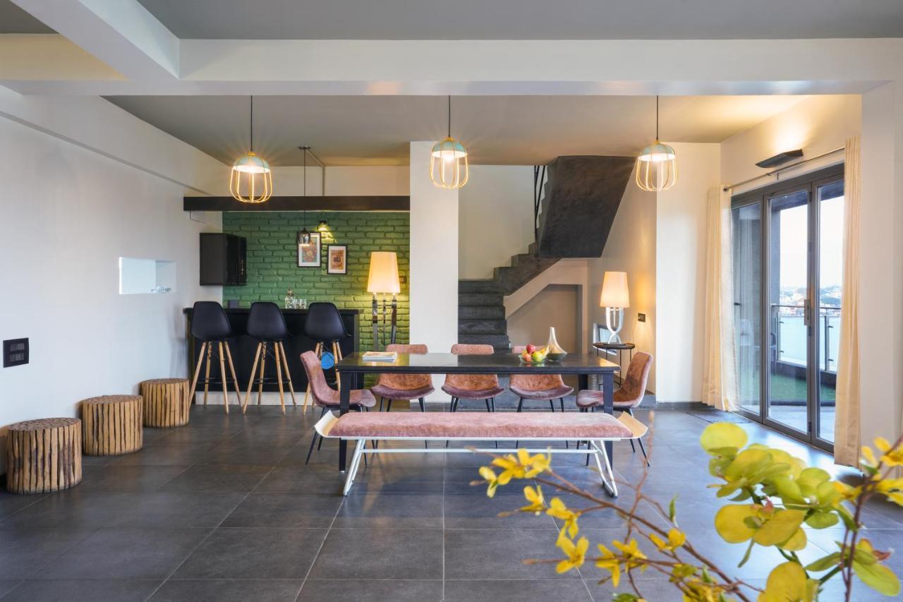 Grey Stone - Lakefront Penthouse Family Rooms Kolhapur Extérieur photo